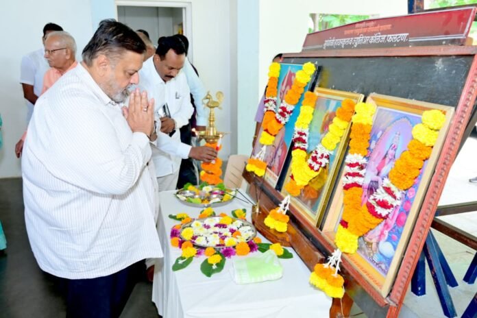 गुणवंत विद्यार्थ्यांचा सत्कार आणि पारितोषिक वितरण सोहळा उत्साहात पार पडला