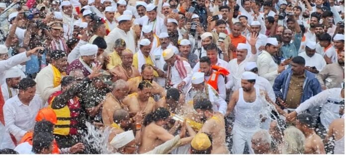 नीरा नदीच्या साक्षीने पालखी सोहळ्याचा सातारा जिल्ह्यात भव्य स्वागत!