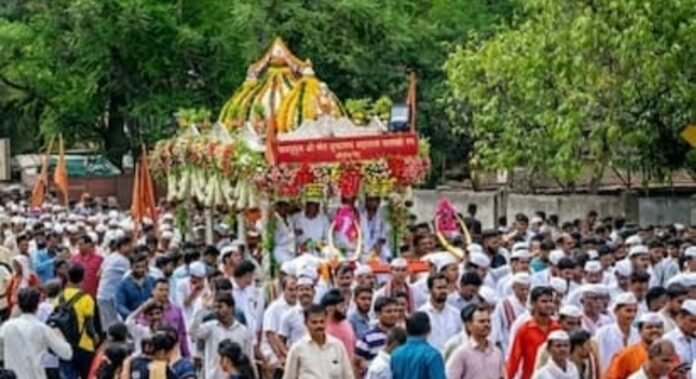 संतश्रेष्ठ ज्ञानेश्वर माऊली पालखी सोहळ्याचे फलटणमध्ये भव्य स्वागत; विमानतळावर एक दिवसाचा मुक्काम