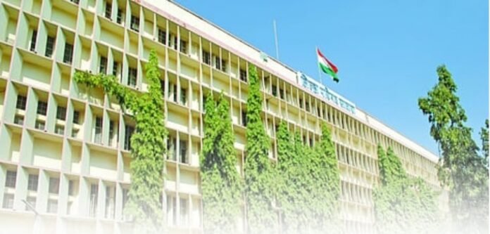साताऱ्यातील राजकीय समीकरणात मोठा ट्विस्ट : रामराजे नाईक निंबाळकरांचा गट अजित पवारांच्या राष्ट्रवादीकडे?