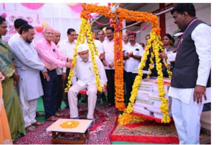 श्रीमंत संजीवराजे नाईक निंबाळकर यांच्या वाढदिवसानिमित्त फलटणमध्ये विविध उपक्रमांची
