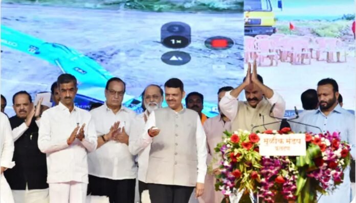 फलटणमध्ये मुख्यमंत्री देवेंद्र फडणवीस यांच्या उपस्थितीत विकासकामांचा भव्य ई-भूमिपूजन व लोकार्पण सोहळा