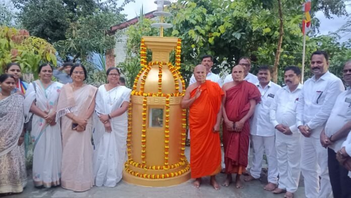 कुरवली खुर्द येथे भारतीय बौद्ध महासभा शाखा फलटण च्या वतीने चिवरदान कार्यक्रम संपन्न