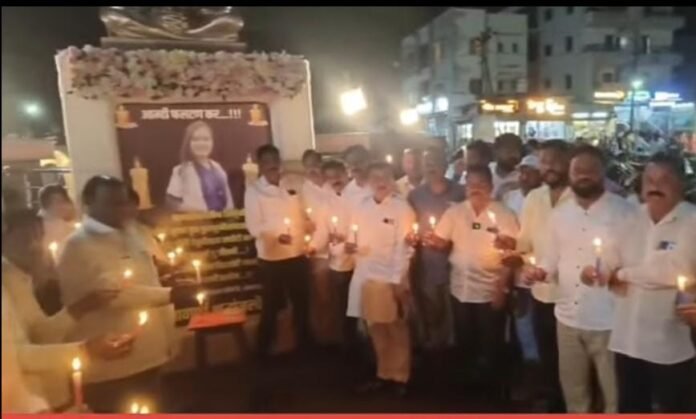 डॉ. संपदा मुंडे यांना न्याय मिळावा — फलटणमध्ये कँडल मार्चने जनतेचा आवाज बुलंद
