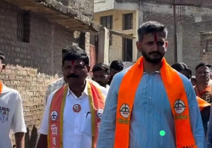 फलटण नगरपरिषद निवडणूक : शिंदे गट–राजे गटाच्या प्रचाराला नवा जोम; आबासाहेब मंदिरातून&nbsp; प्रचाराची सुरुवात