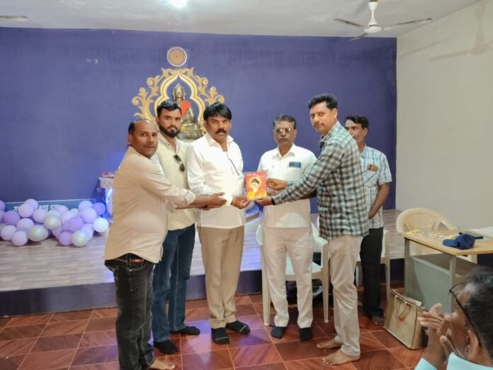 कोळकी विहार येथे वंचित बहुजन आघाडीची महत्त्वपूर्ण बैठक संपन्नसंघटन विस्तार, निवडणूक आढावा, संविधान संरक्षणाचा निर्धार व आगामी निवडणुकीची तयारी