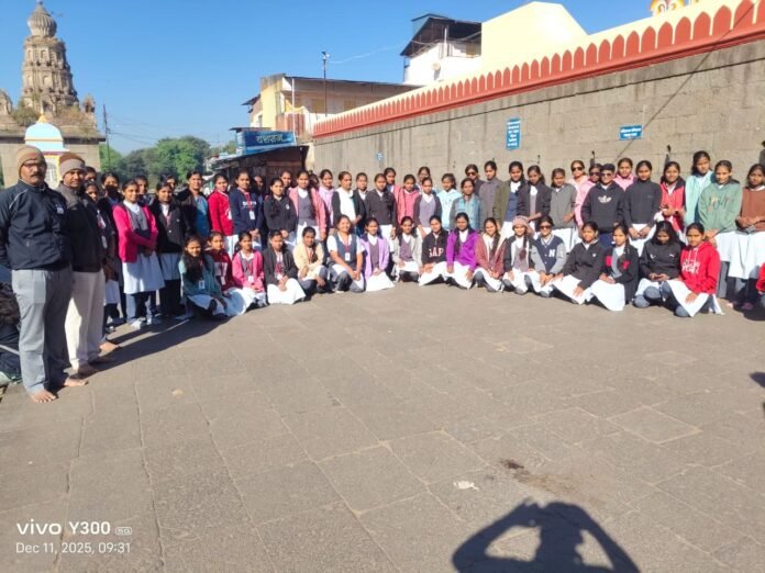 कर्मवीर भाऊराव पाटील विद्यालय, बिजवडीची शैक्षणिक सहल विद्यार्थ्यांसाठी ठरली अभ्यासपूर्ण व संस्मरणीय
