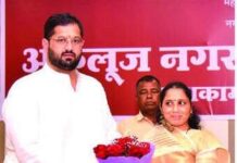 राजमाता जिजाऊ जयंतीदिनी अकलूज नगरपरिषदेला पहिल्या नगराध्यक्षारेश्मा अडगळे यांचा पदभार स्वीकार; शिवतेजसिंह मोहिते-पाटील उपनगराध्यक्षपदी बिनविरोध