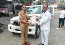 ७७ व्या प्रजासत्ताक दिनानिमित्त भारतीय बौद्ध महासभेमार्फत संविधान प्रस्ताविकेचे वाटप