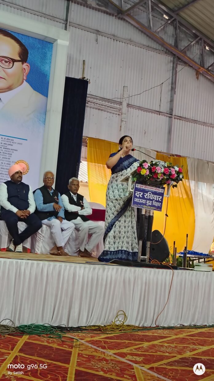 १० वी युवा बौद्ध धम्म परिषद हुपरी येथे भव्य उत्साहात संपन्नधम्मदेसना, धम्मचर्चा, धम्मदिक्षा, ग्रंथप्रकाशन व राज्यस्तरीय पुरस्कार सोहळा**