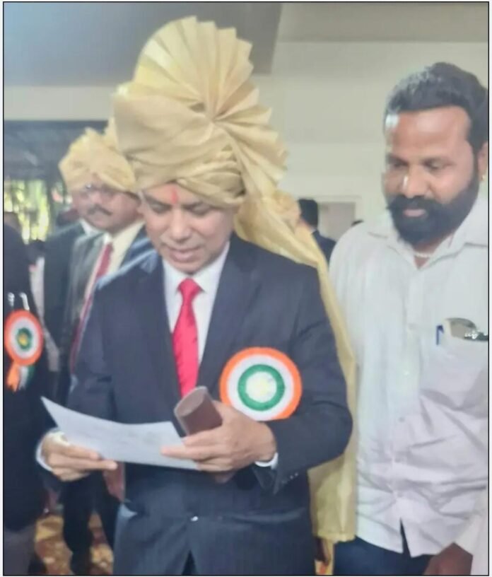 फलटण न्यायालयात संविधान उद्देशिकेचा शिलालेख बसविण्याची मागणी