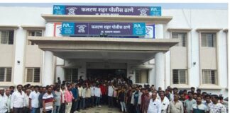 फलटणमध्ये बाजारपेठेत दुर्दैवी मारहाण; आरोपींवर ‘मोक्का’अंतर्गत कारवाईची नागरिकांची मागणी