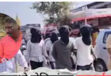 म्हसवडमध्ये अल्पवयीन मुलाची बाजारपेठेत धिंड; संबंधित पोलिस अधिकाऱ्यावर गुन्हा दाखल करण्याची कुटुंबीयांची मागणी