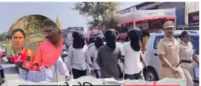 म्हसवडमध्ये अल्पवयीन मुलाची बाजारपेठेत धिंड; संबंधित पोलिस अधिकाऱ्यावर गुन्हा दाखल करण्याची कुटुंबीयांची मागणी