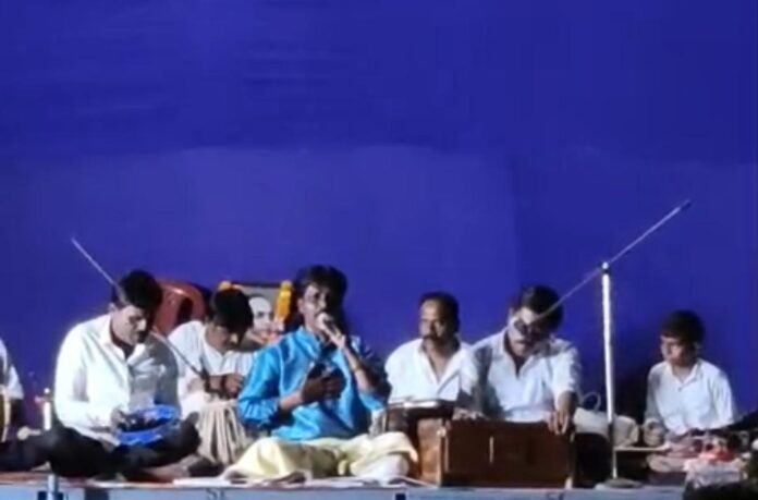 भव्य “भीम फेस्टिव्हल” मध्ये शाहिर विजय सरतापे यांची सुरेल भीमगीतांची मैफल