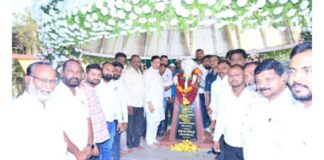 महात्मा ज्योतिराव फुले जयंती उत्साहात साजरी; रामराजे नाईक निंबाळकर यांचा समतेचा संदेश