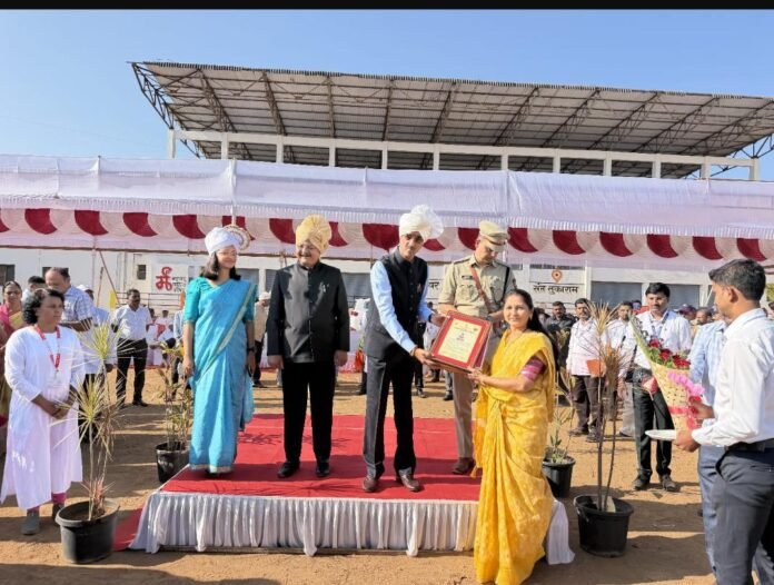फलटणच्या वैशालीताई चोरमले यांना जिल्हास्तरीय अहिल्यादेवी होळकर पुरस्काराने सन्मान