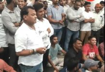 फलटणमध्ये सोशल मीडिया पोस्टवरून तणाव; हिंदुत्ववादी संघटनांचा पोलीस स्टेशनवर धडक मोर्चा
