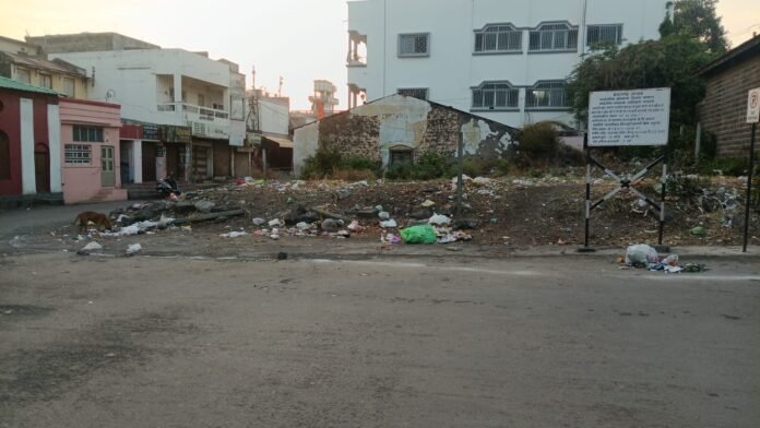 फलटणकरांच्या मूलभूत प्रश्नांकडे प्रशासनाने गांभीर्याने लक्ष द्यावे !