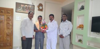विद्यार्थ्यांच्या जडणघडणीसाठी आयुष्य वेचणाऱ्या मुख्याध्यापक संजय जाधव यांचा गौरव