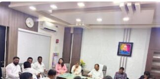 पालखी सोहळ्याच्या पार्श्वभूमीवर फलटण नगरपरिषदेत आढावा बैठक संपन्न