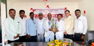 केंद्रीय शिक्षकपदी निवड झाल्याबद्दल बौद्धाचार्य चंद्रकांत मोहिते यांचा पत्रकार बांधवांकडून सत्कार