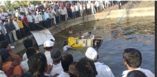 तांदूळवाडीजवळ भीषण दुर्घटना : विहिरीत पिकअप कोसळून ८ भाविकांचा मृत्यू; महिला व लहान मुलांचा समावेश