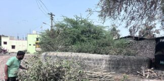 भक्त निवास परिसरातील सार्वजनिक विहिरीला संरक्षण; लोखंडी जाळी बसवून स्वच्छता मोहीम पूर्ण