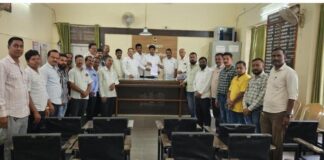 फलटण : पत्रकारांवरील कथित धमकीप्रकरणी खासदार संजय दिना पाटील यांच्या विरोधात पत्रकार संघटनांचे तीव्र आंदोलन