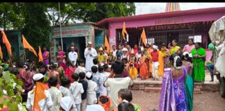 संत ज्ञानेश्वर महाराज पालखी सोहळ्यानिमित्त खुडूस जिल्हा परिषद आदर्श केंद्र शाळेत बालवारकऱ्यांची भक्तिमय दिंडी उत्साहात संपन्न