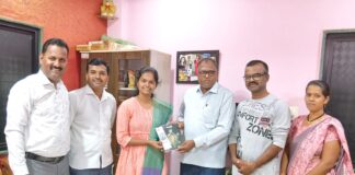 JEE Main व NEET-UG परीक्षेत उल्लेखनीय यश मिळविलेल्या स्वराली वेदपाठकचा सत्कार
