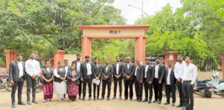 दिल्लीतील विद्यार्थी लाठीहल्ल्याच्या निषेधार्थ बारामती वकील संघटनेचे आंदोलन; प्रांताधिकाऱ्यांना निवेदन सादर