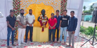 साहित्यसम्राट लोकशाहिर अण्णाभाऊ साठे यांच्या पुतळ्यास विश्वरत्न डॉ. बाबासाहेब आंबेडकर जयंती महोत्सव समिती २०२६ फलटण. यांच्या वतीने अभिवादन.