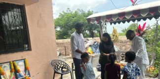 कर्म सिद्धांतावर मार्गदर्शन; धम्ममित्र संस्कार वर्गातील विद्यार्थ्यांना वही वाटप