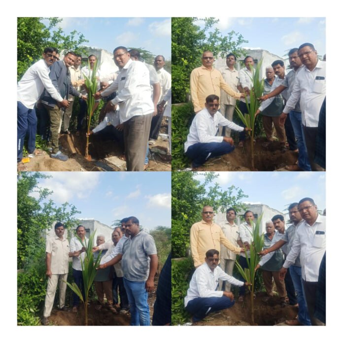 पर्यावरण संवर्धनाचा विचार जपत कालकथित उत्तम विठ्ठलराव घोरपडे यांचे अस्थिसंकलन व पुण्यानुमोदन विधी संपन्न