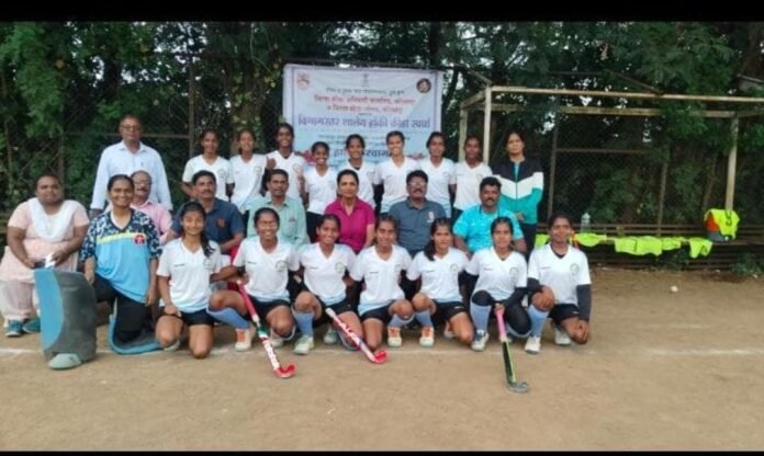 🏑 कोल्हापूर विभागीय हॉकी स्पर्धेत मुधोजी हायस्कूलच्या मुलींचे सलग दुसऱ्या वर्षी विजेतेपद