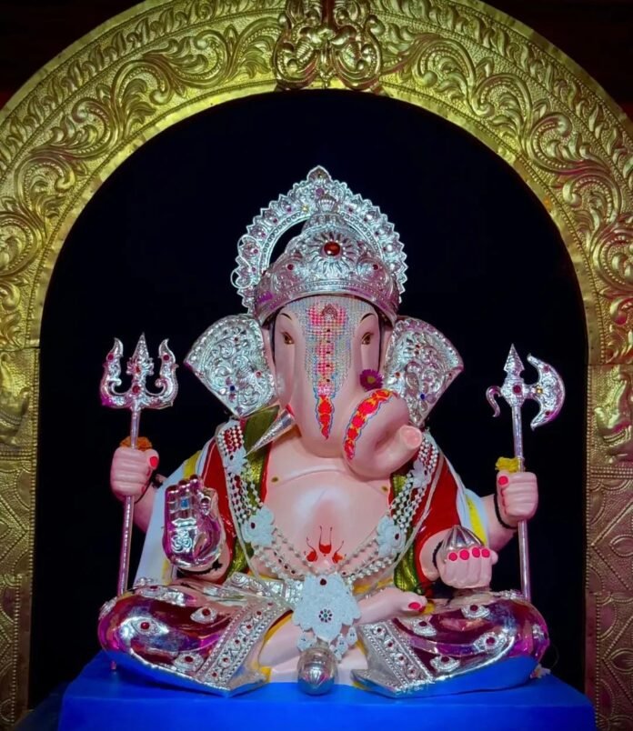 श्रीमंत रामेश्वर महागणपतीच्या विसर्जन मिरवणुकीची फलटणमध्ये उत्सुकता; आकर्षक ‘रामेश्वर रथा’तून आज “श्रीं” चे प्रस्थान